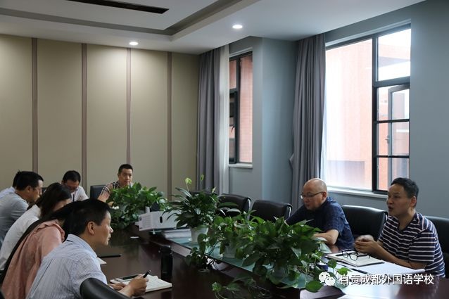 自貢市外國語學(xué)校--加強(qiáng)安全工作，構(gòu)建安全校園