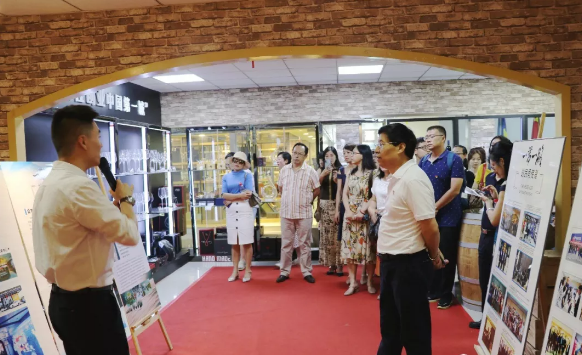 成都實(shí)外西區(qū)黨委組織黨員赴成都雙流綜合保稅區(qū)考察學(xué)習(xí)