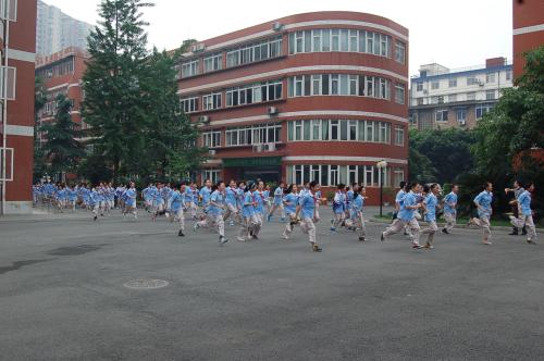 北師大成都實驗中學(xué)排名怎么樣？