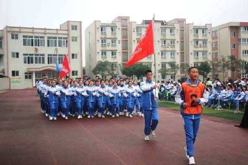大邑縣實驗中學聯系電話是多少？