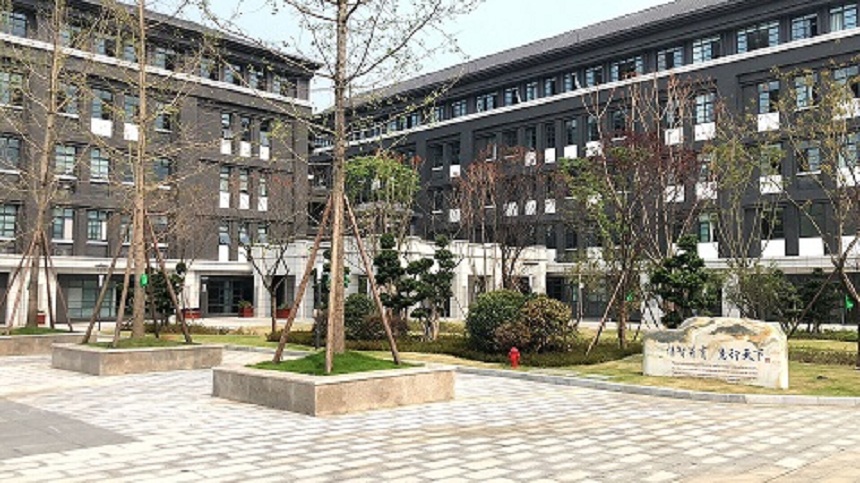 成都第二十中學(xué)校園環(huán)境好不好、怎么樣？