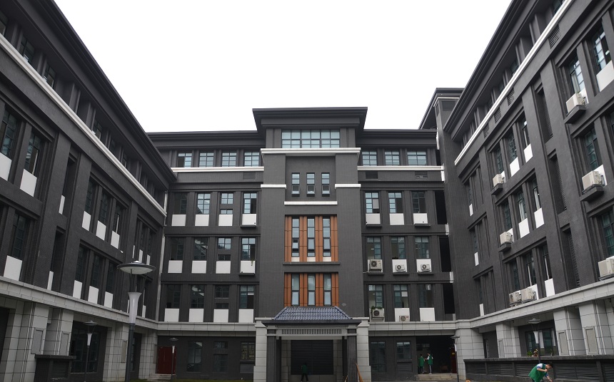 成都第二十中學(xué)校園環(huán)境好不好、怎么樣？