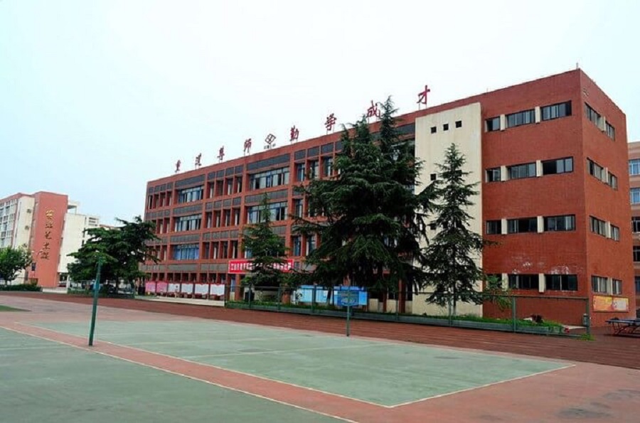 江油一中是公辦院校嗎？