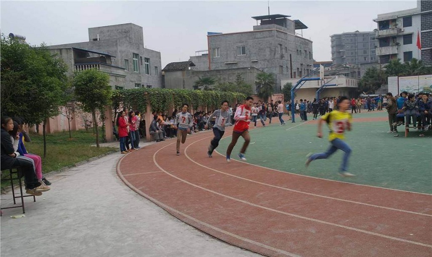 清水中學(xué)是公辦高中嗎？
