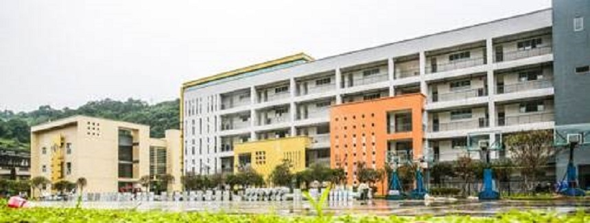 雅安二中寢室、校園環(huán)境怎么樣？