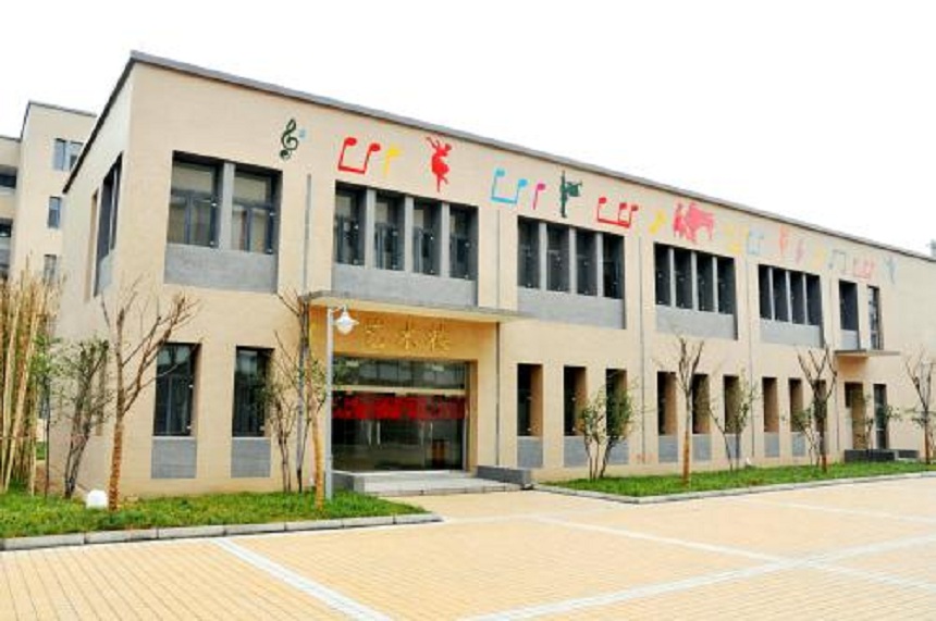 德陽東電中學校園環(huán)境好不好？宿舍環(huán)境怎么樣？