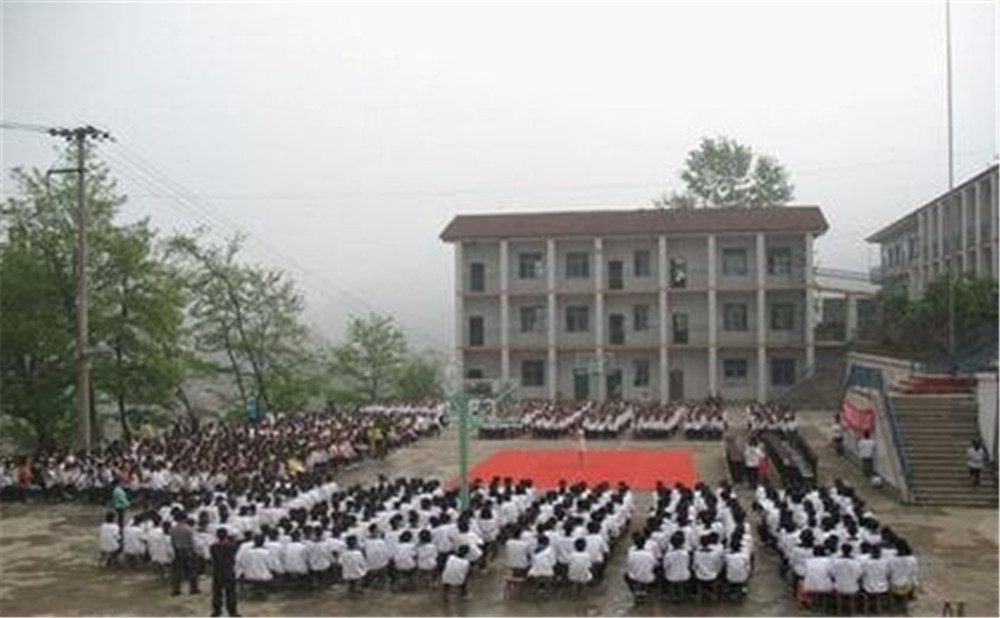 萬源市第二中學(xué)環(huán)境怎么樣、好嘛？