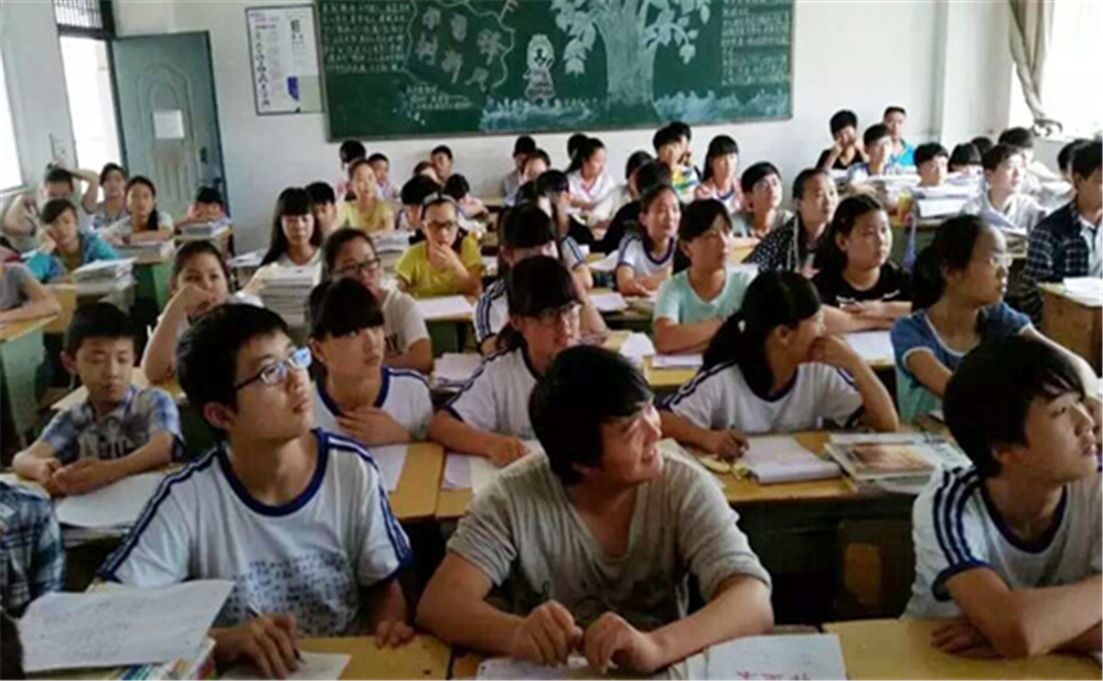 巴中四中學校詳細地址在什么地方？