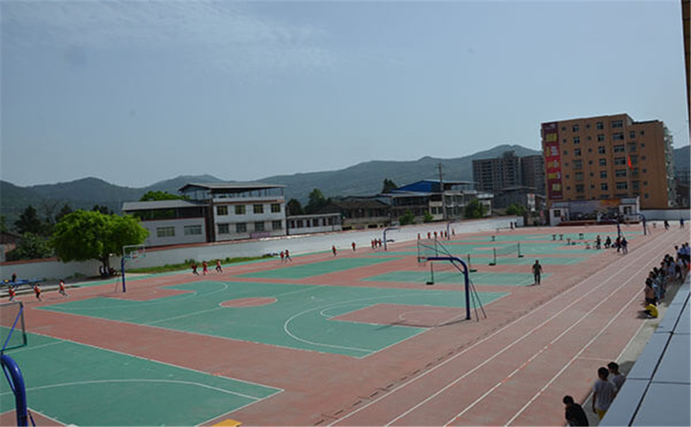 曾口中學學校環(huán)境怎么樣？
