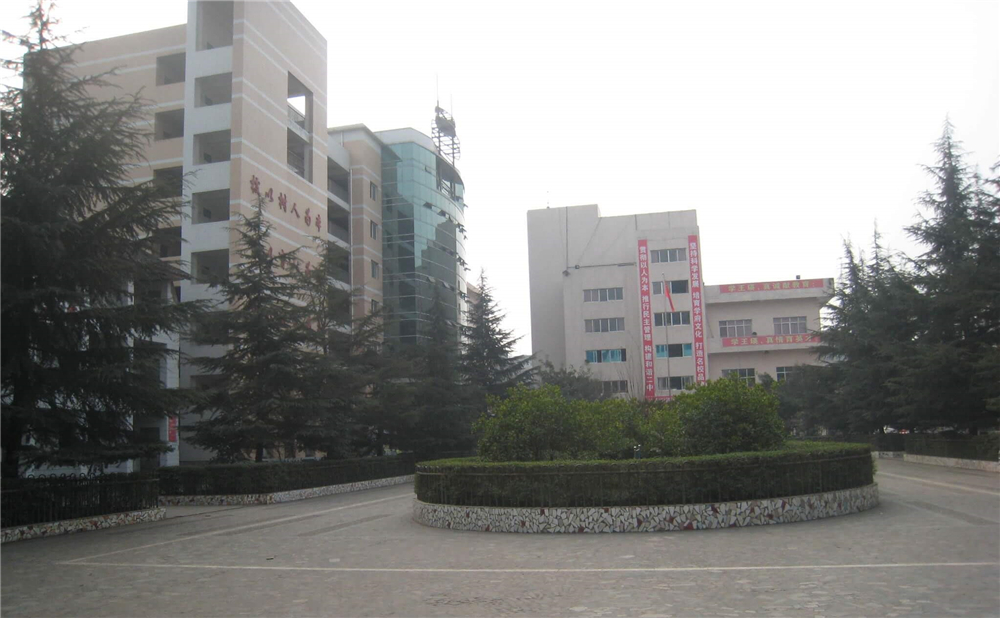 巴中市第二中學(xué)學(xué)校環(huán)境如何？