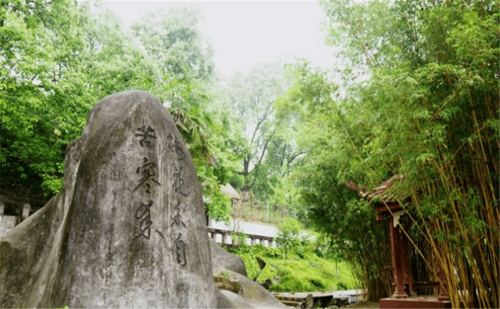 資中球溪高級(jí)中學(xué)學(xué)校環(huán)境怎么樣？