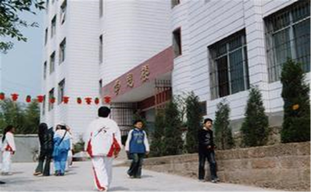 豐禾中學的詳細地址在什么地方？