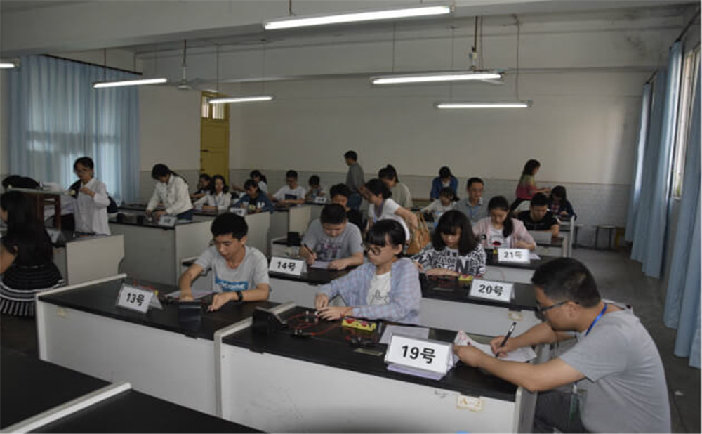 內(nèi)江第三中學學校招辦電話是多少？