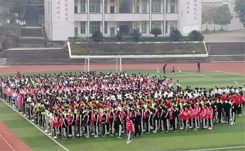 南充市長樂中學學校環(huán)境怎么樣？