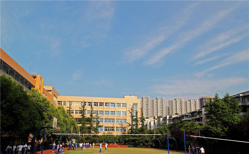 成都大學附屬中學高考的升學率怎么樣？