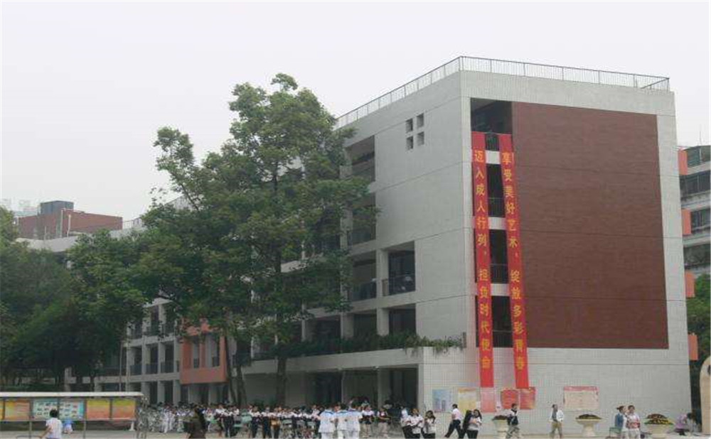 成都市石室聯(lián)中蜀華分校近三年的錄取分數(shù)是多少？