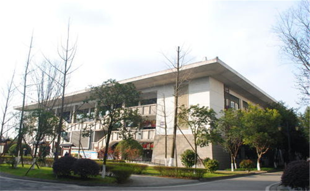 成都石室中學的高中住宿怎么樣？