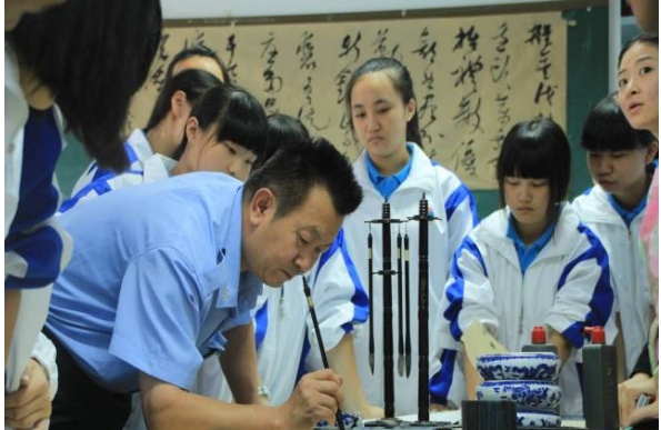武侯高級中學(xué)的學(xué)費是多少錢？