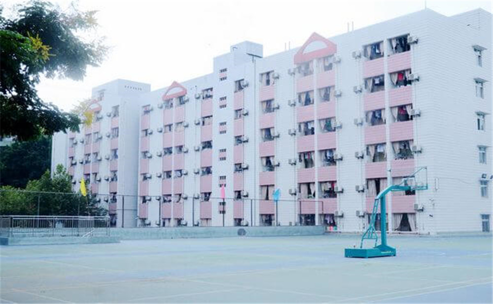 西南交通大學(xué)附屬中學(xué)的升學(xué)率是多少？