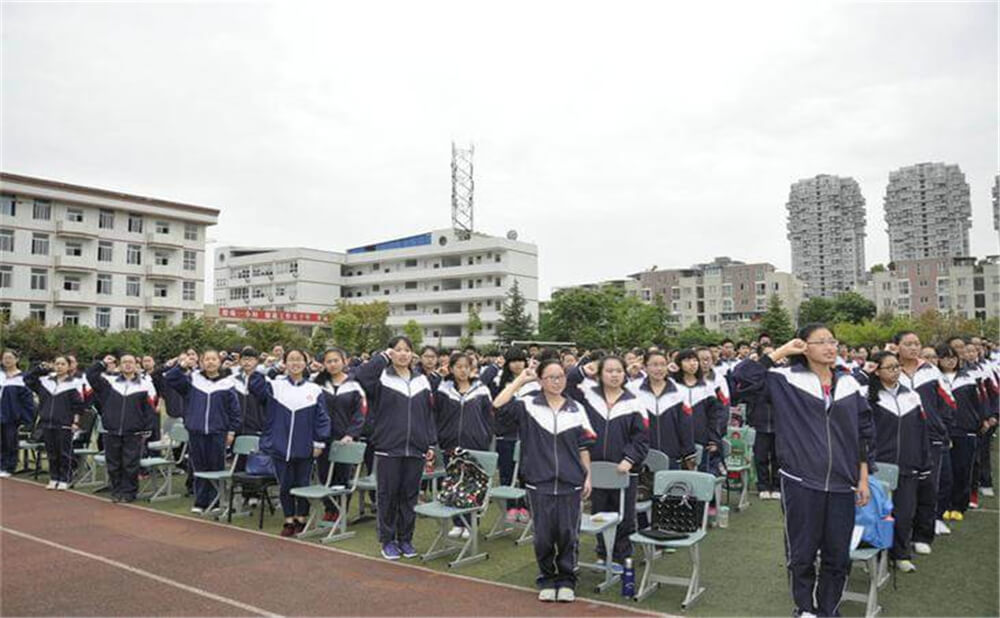 龍泉二中近三年的錄取分數(shù)是多少分？