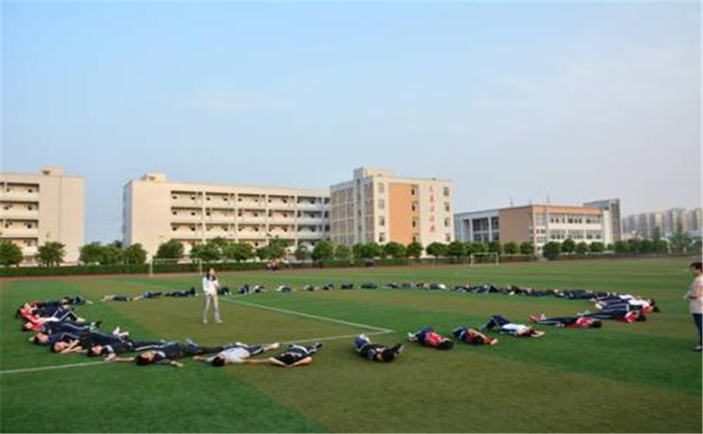 郫縣四中高中宿舍怎么樣？