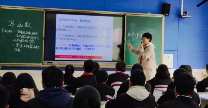 蒲江中學近三年的錄取分數(shù)線是多少？