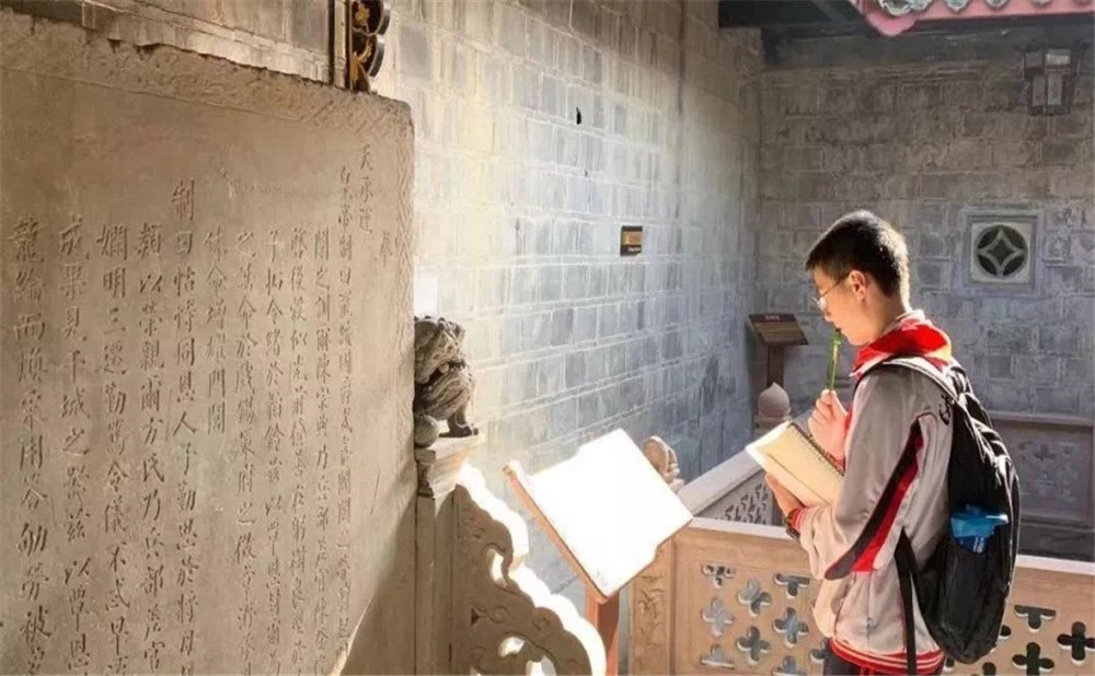 四川師范大學(xué)附屬中學(xué)本科升學(xué)率是多少？