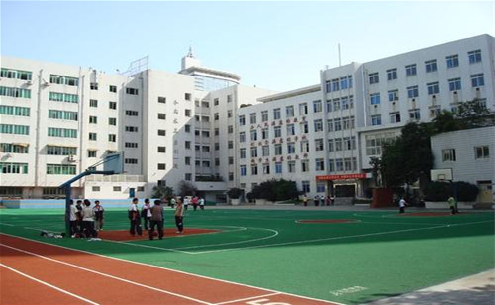 成都市西北中學的宿舍怎么樣？