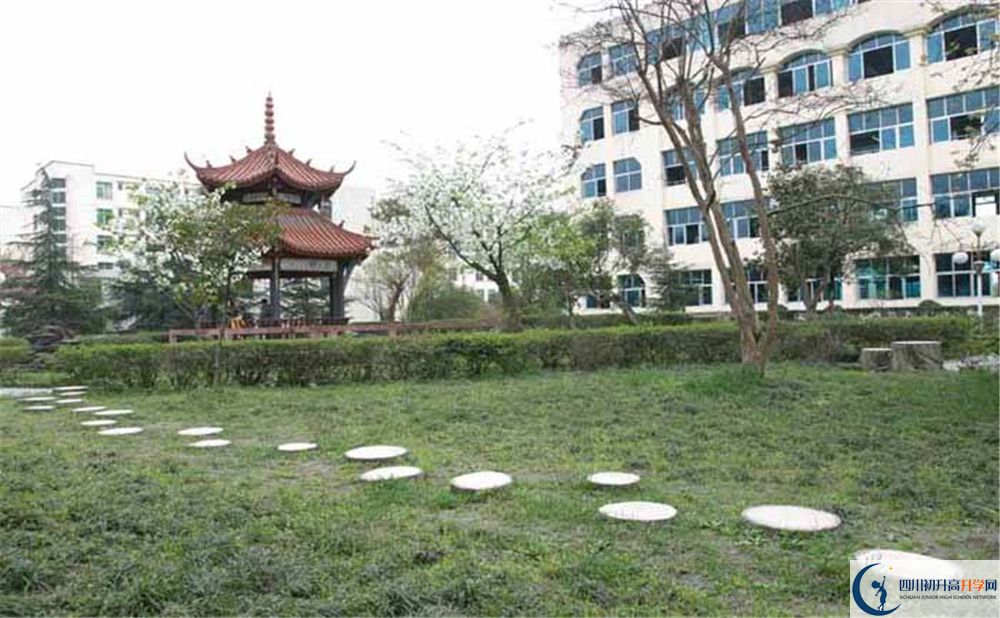 都江堰外國(guó)語(yǔ)實(shí)驗(yàn)學(xué)校實(shí)驗(yàn)班怎么樣？