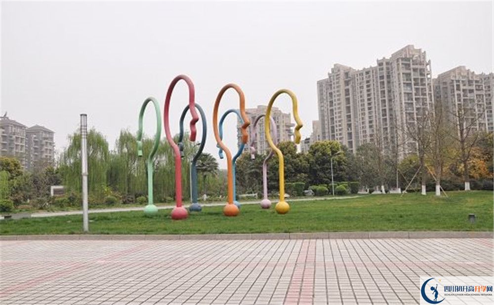 成都七中實驗學(xué)校的升學(xué)率是多少？