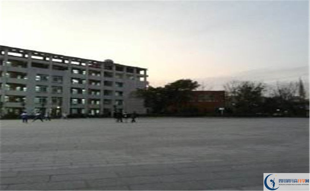 金堂實(shí)驗(yàn)中學(xué)初升高的分?jǐn)?shù)線是多少？