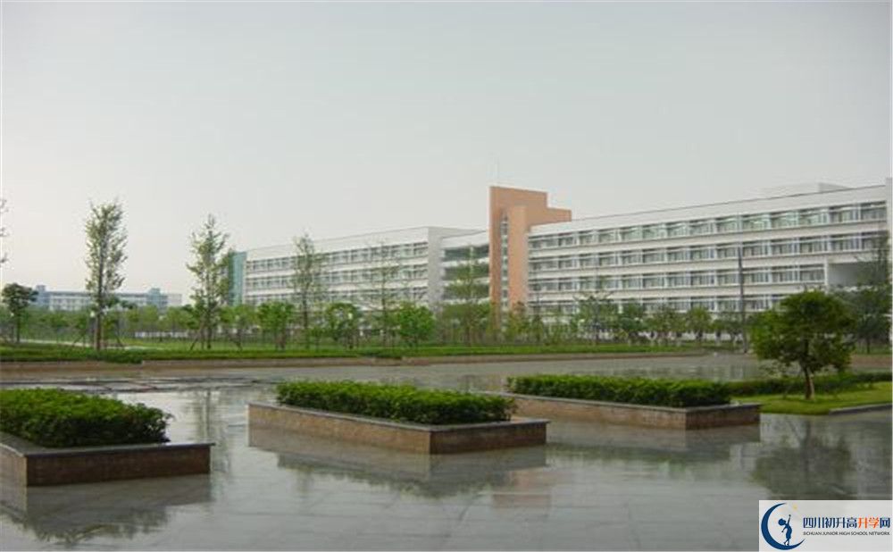 西南交通大學(xué)附屬中學(xué)的宿舍好不好？