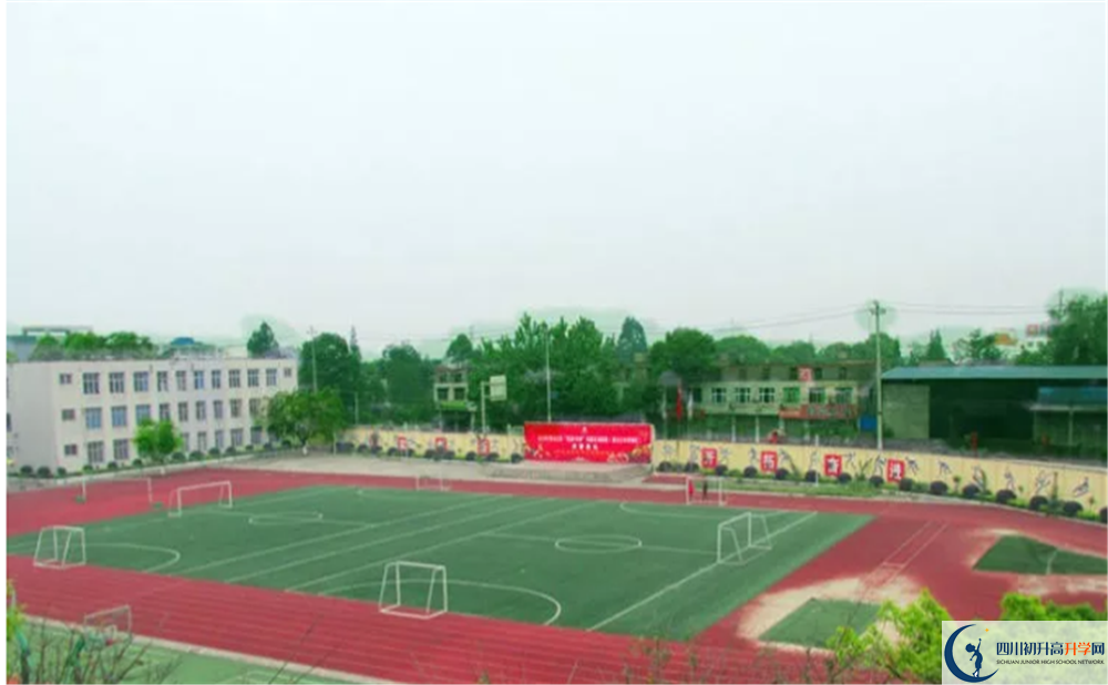 青白江中學(xué)的宿舍好不好？