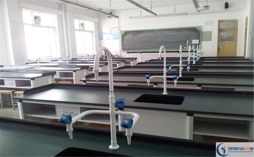 西南交通大學附屬中學高中歷年來的分數(shù)線是多少分？