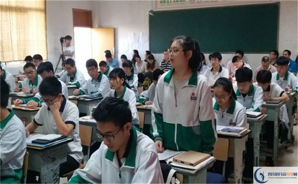 溫江二中的分?jǐn)?shù)線大概是多少？