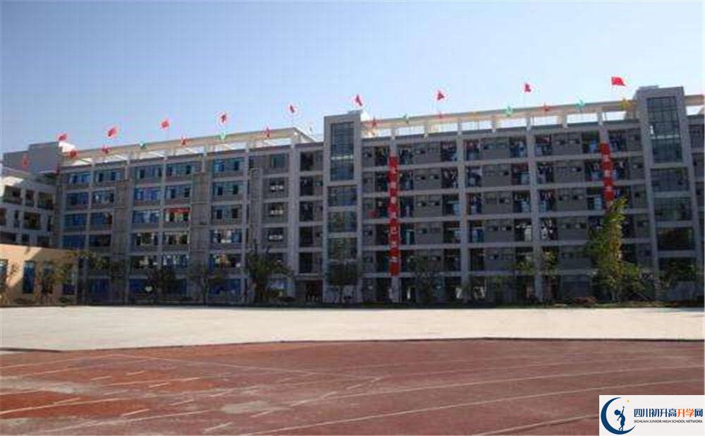 成都十二中（四川大學(xué)附屬中學(xué)）的分?jǐn)?shù)線大概是多少分？