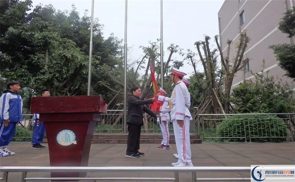 成都石室佳興外國語學(xué)校成都附屬中學(xué)住宿條件怎么樣？