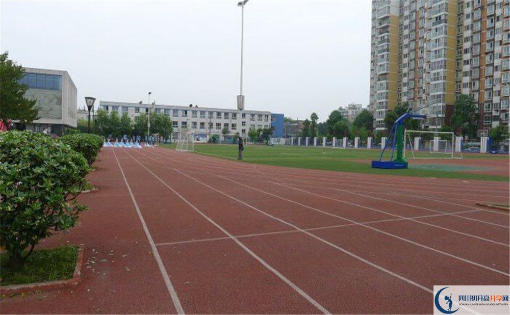 成都成飛中學(xué)的地址在哪里？