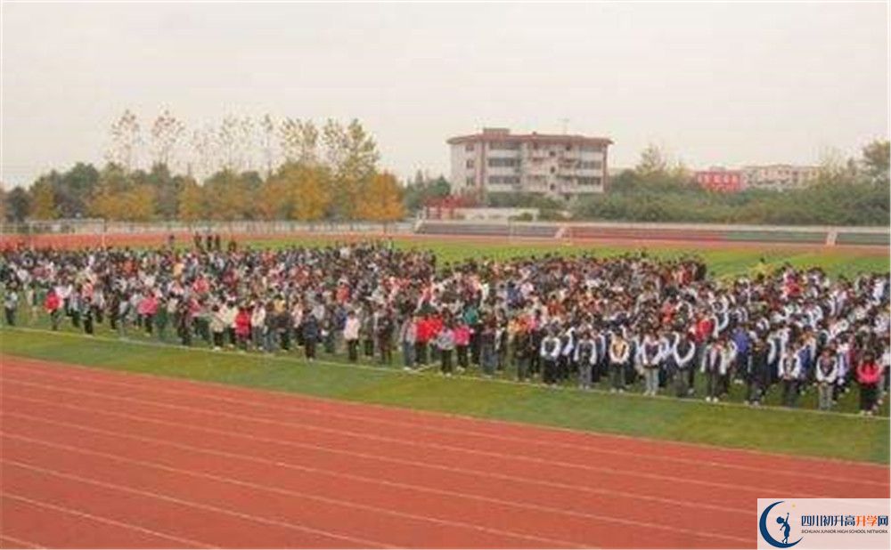 大彎中學(xué)2020年外地生學(xué)費(fèi)是多少？