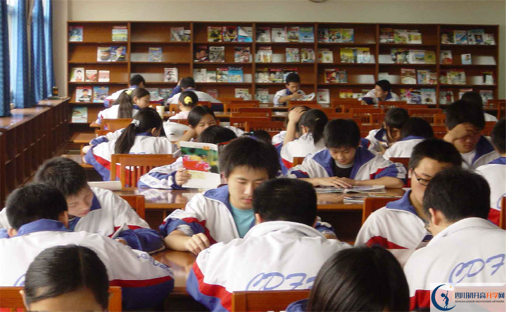 2020成都大學(xué)附屬中學(xué)初升高分班考試題難不難？