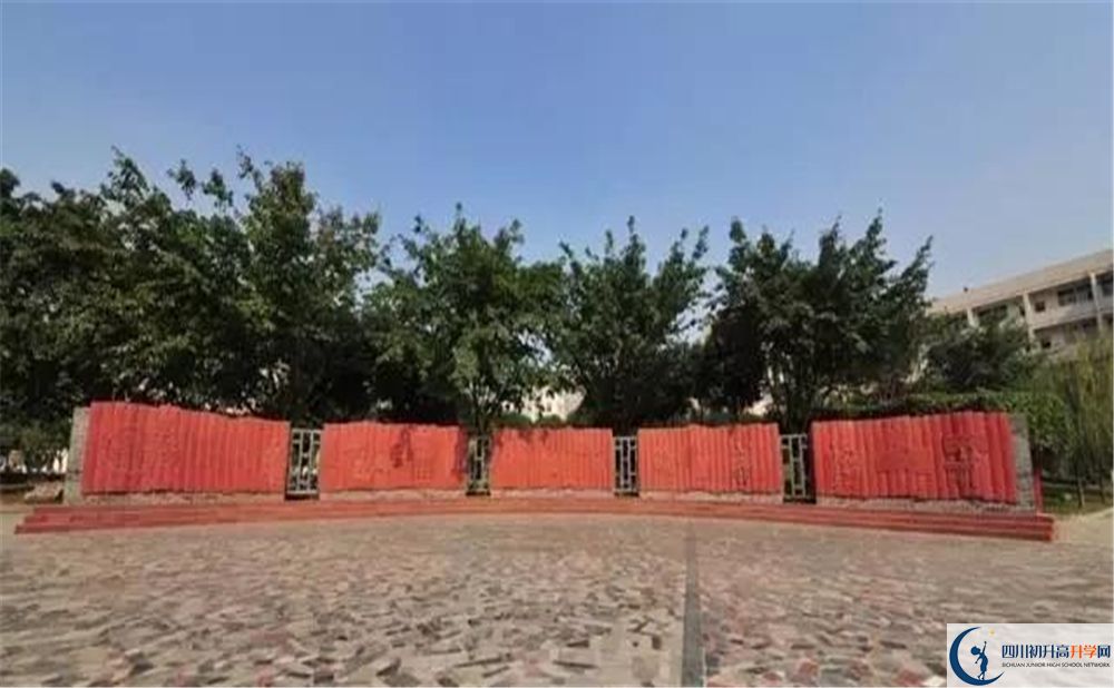 溫江二中實驗班人數(shù)是多少？