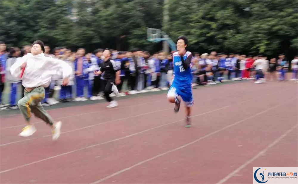 仁壽華達(dá)高中實(shí)驗(yàn)班學(xué)費(fèi)貴嗎？