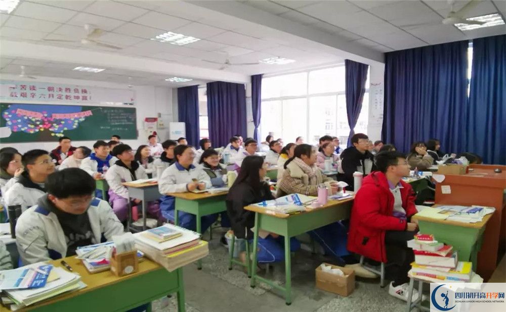 簡陽中學(xué)實驗班學(xué)費貴嗎？