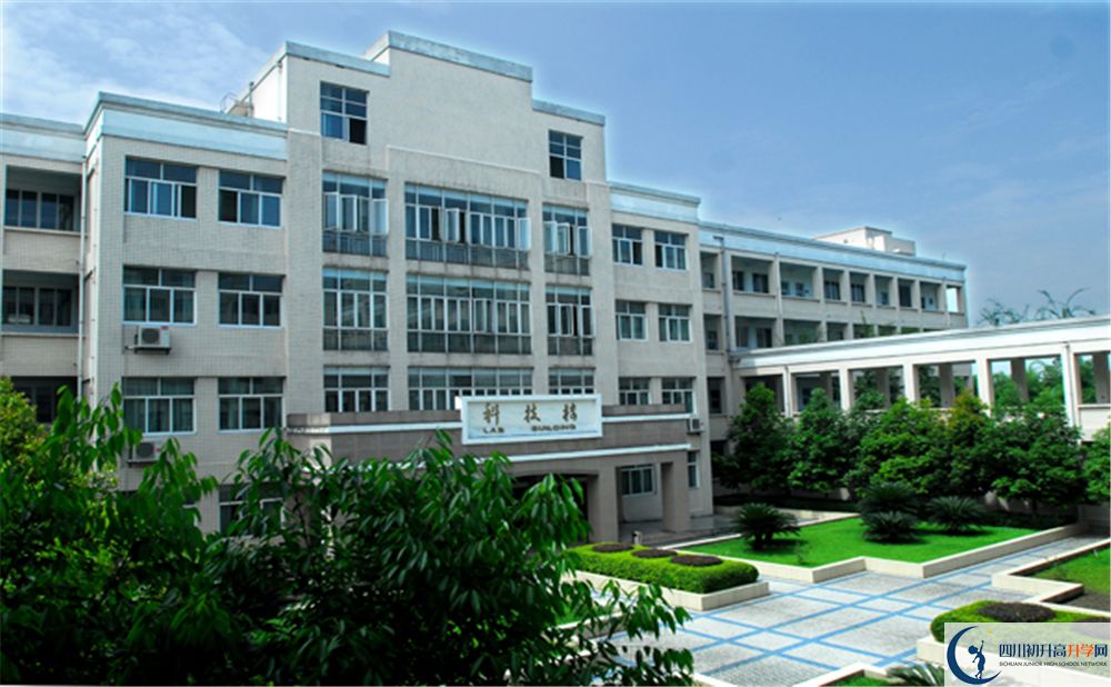 成都棠湖外國語學(xué)校在校學(xué)生總?cè)藬?shù)是多少？