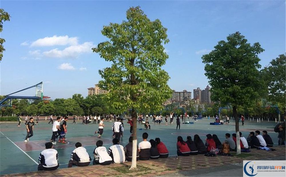 三原外國語學校今年的學費怎么收取，是否變化？