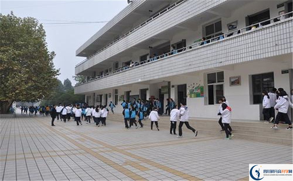 成都太平中學(xué)2020年分數(shù)線是多少分？
